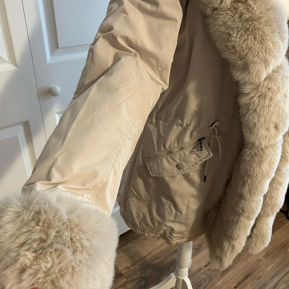 Elegant Tan Teddy Jacket with Fur Trim